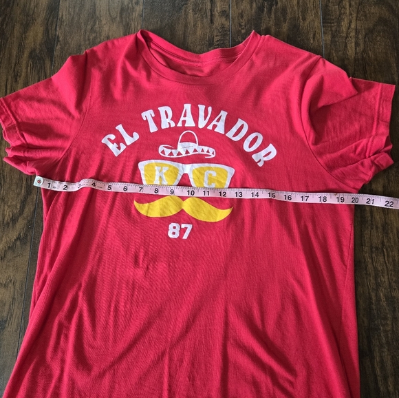 El Travadore Women's Red Graphic Tee - Picture 2 of 2